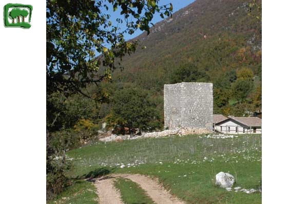 La torre campanaria - difensiva della chiesa di San Lorenzo cartore20.html della ristrutturazione