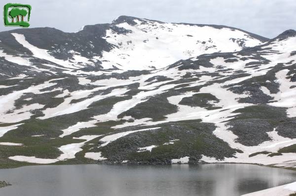 Il Lago della Duchessa (1788m. s.l.m.), sullo sfondo il Costone (2238m.)